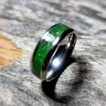 Black ceramic ring with green veining - Image 3