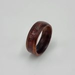 Dark red resin wood ring - Image 4